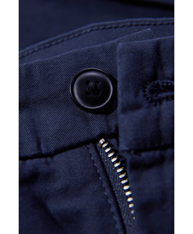 Lindbergh Superflex Chino Shorts i navy til herre billede 5