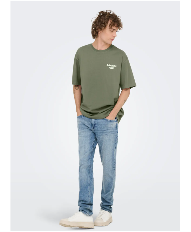 ONLY & SONS relaxed fit T-shirt i grøn med print til herre billede 3
