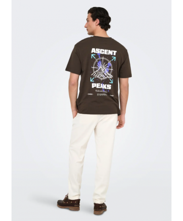ONLY & SONS T-shirt i mørkebrun med Ascent Peaks-print til herre billede 3