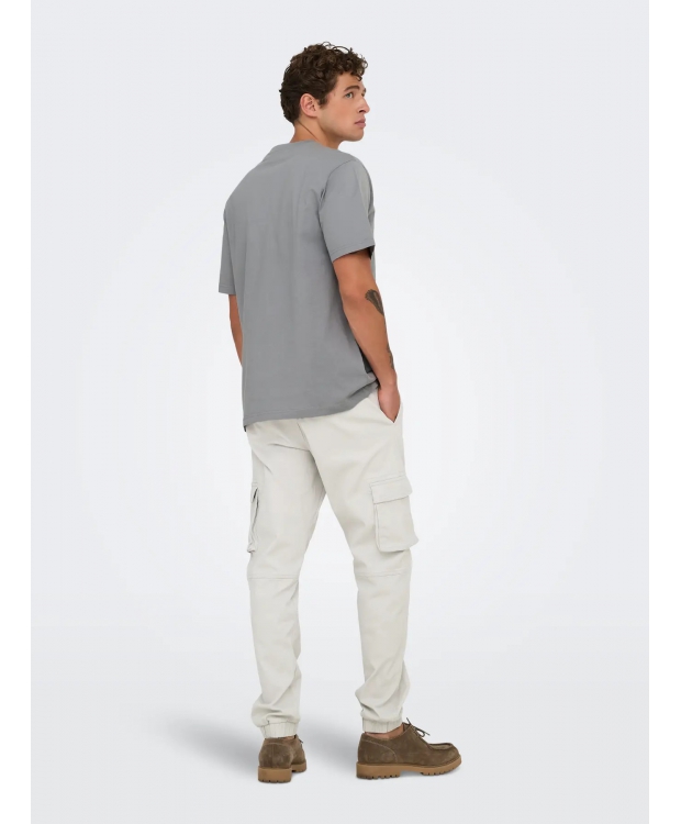 ONLY & SONS t-shirt i Ultimate Grey til herre | Relaxed fit billede 4